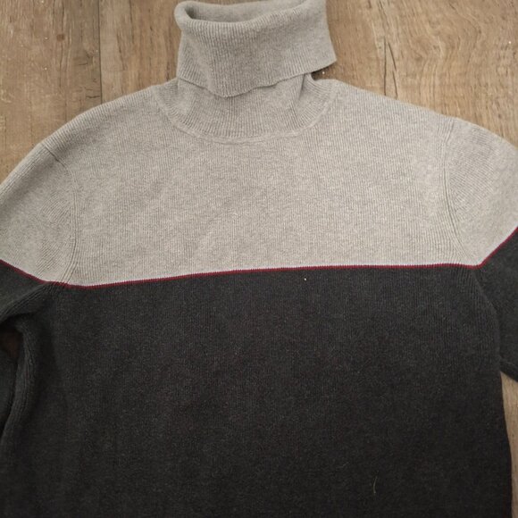 Eddie Bauer Gray & Dark Charcoal Stretch Turtleneck Sweater Womens M - Picture 2 of 4